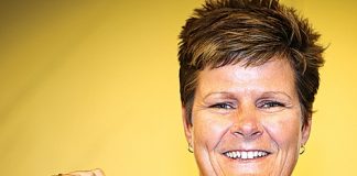 Lawn bowler Jo Edwards shows off her Commonwealth Games gold medal. Photo: Phillip Rollo.