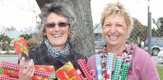 Creators of the eco-friendly Happbee Wrap, Jo Brown and Linda Hansen. Photo: Jessie Johnston.