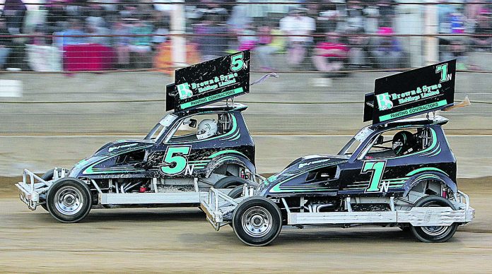 7N, Superstock Craig Boote, 5N, Superstock, Nick Fowler, South Island TQ Championships, Tahuna Beach Holiday Speedway, Nelson, New Zealand, December, 14, 2013, Blair Hall / Imagepress.co.nz